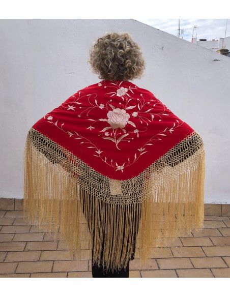 Mantón bordado a mano en seda 115 cm