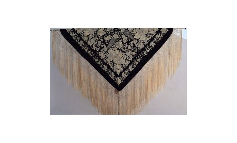Mantón bordado a mano en seda 140cm