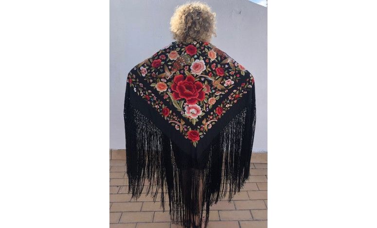Mantón bordado a mano en seda 140cm