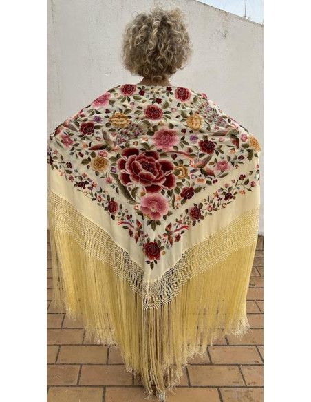 Mantón bordado a mano en seda 140cm