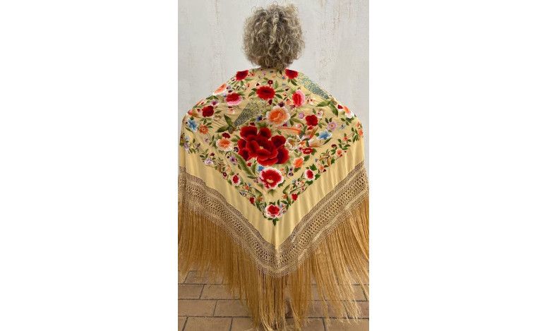 Mantón bordado a mano en seda 140cm