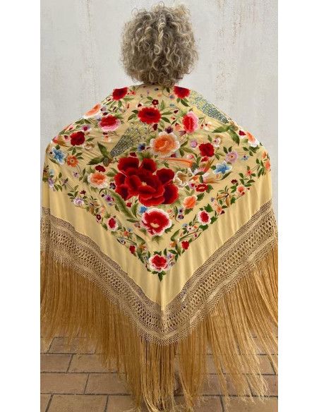Mantón bordado a mano en seda 140cm