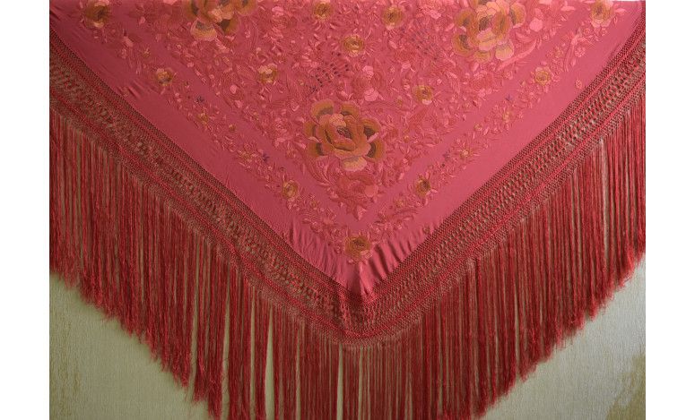 Mantón bordado a mano en seda 140cm