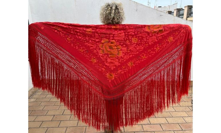 Mantón bordado a mano en seda 140cm