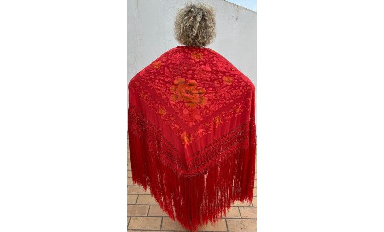 Mantón bordado a mano en seda 140cm