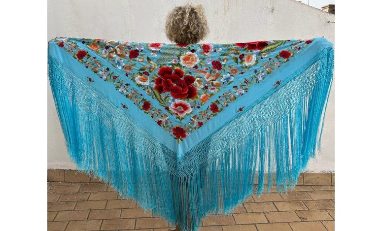 Mantón bordado a mano en seda 140cm