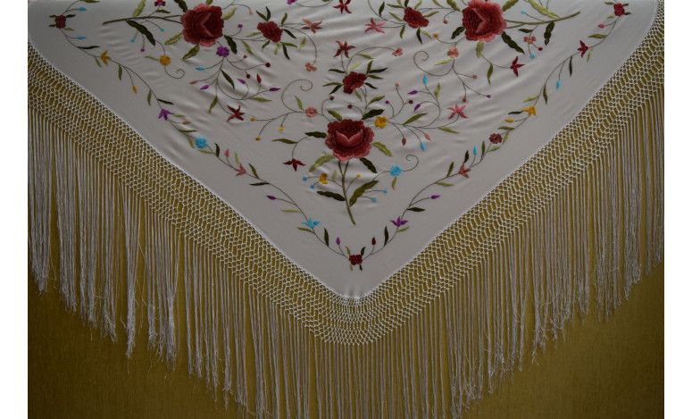 Mantón bordado a mano en seda 115 cm