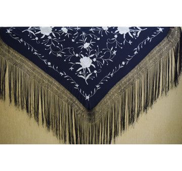 Mantón bordado a mano en seda 115 cm 2