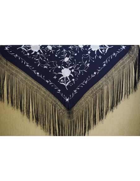 Mantón bordado a mano en seda 115 cm