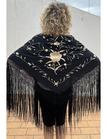 Mantón bordado a mano en seda 115 cm