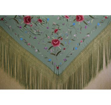 Mantón bordado a mano en seda 115 cm 2