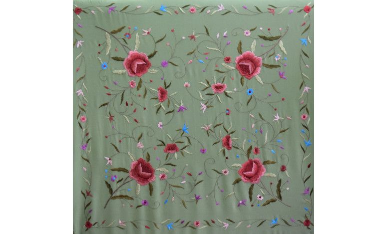 Mantón bordado a mano en seda 115 cm