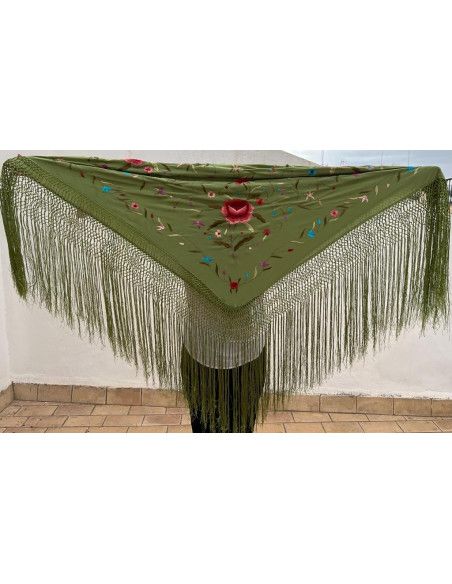 Mantón bordado a mano en seda 115 cm