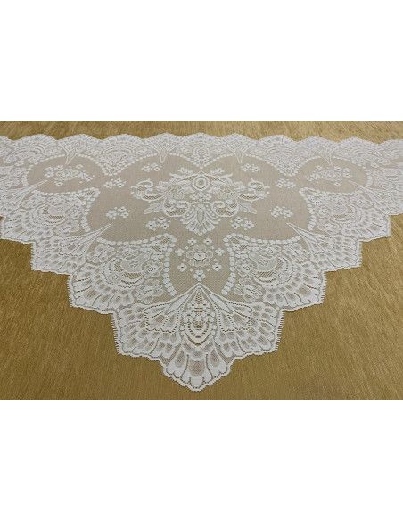 Mantilla triangular bordada a máquina