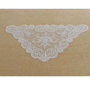 Mantilla triangular 2