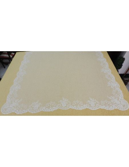 Manto de novia bordado a mano en tul 180*300