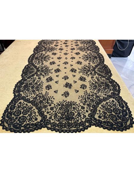 Mantilla bordada a mano seda