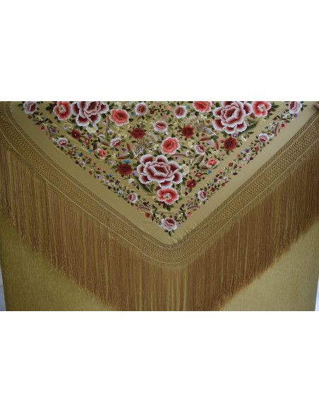 Mantón bordado a mano en seda 140cm