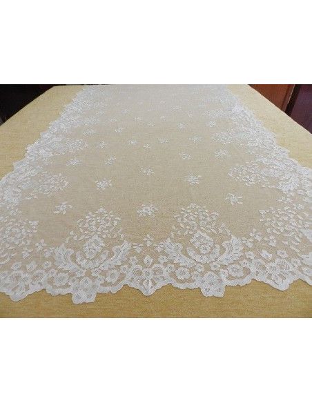 Mantilla bordada a mano en seda 120*240