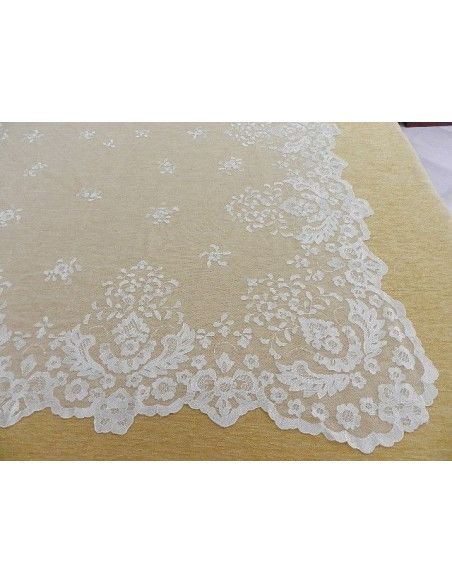 Mantilla bordada a mano en seda 120*240