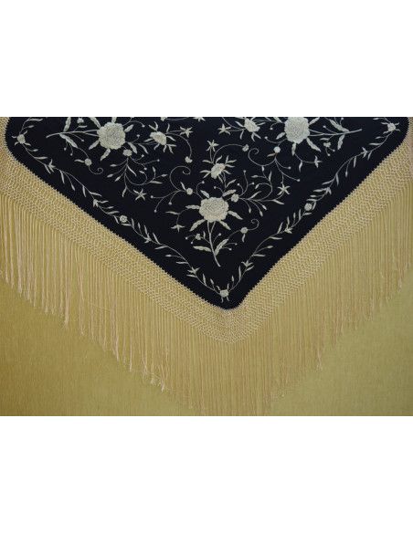 Mantón bordado a mano en seda 115 cm