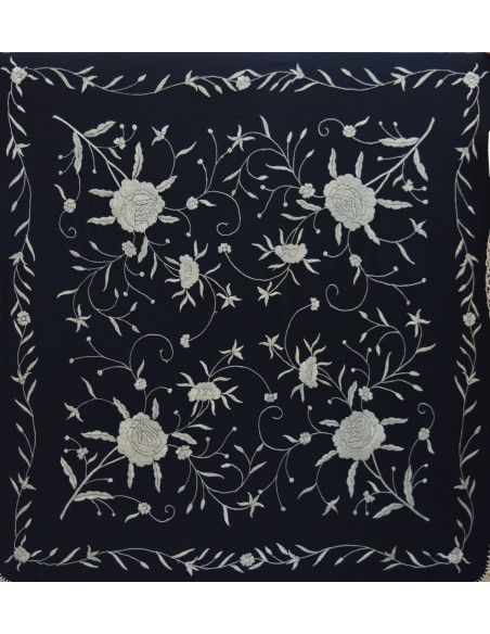 Mantón bordado a mano en seda 115 cm