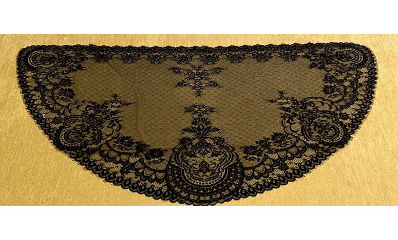 Mantilla máquina media luna