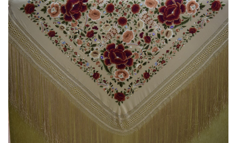 Mantón bordado a mano en seda 140cm