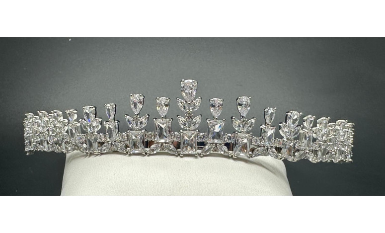 Tiara rodio lágrimas cristal