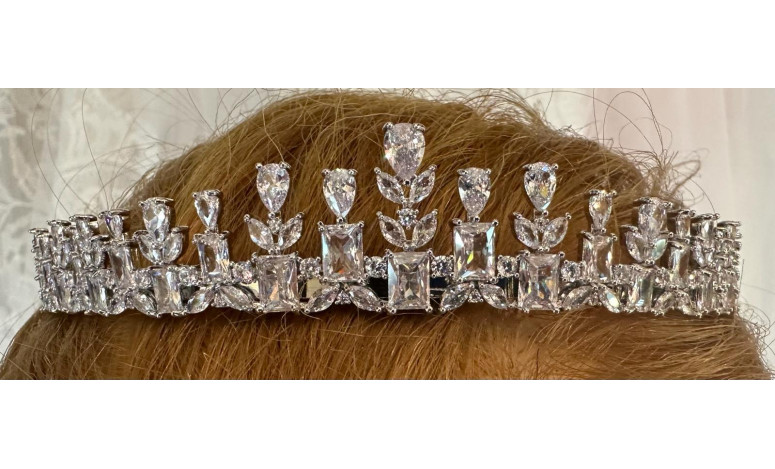 Tiara rodio lágrimas cristal