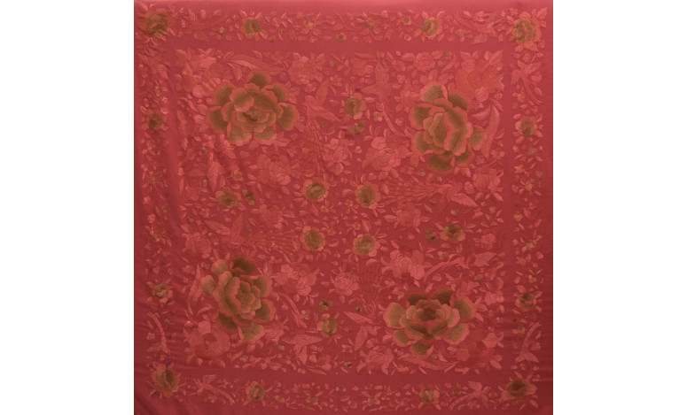 Mantón bordado a mano en seda 140cm