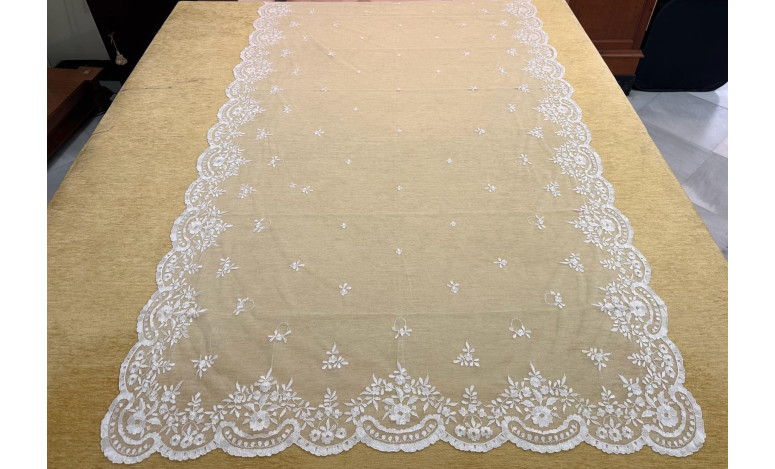 Mantilla mano seda