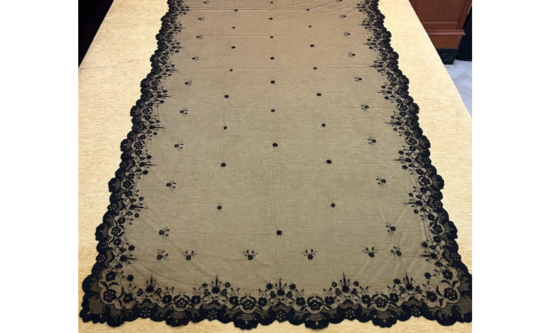 Mantilla mano seda