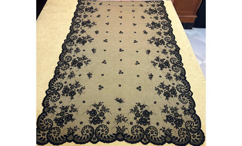 Mantilla mano seda