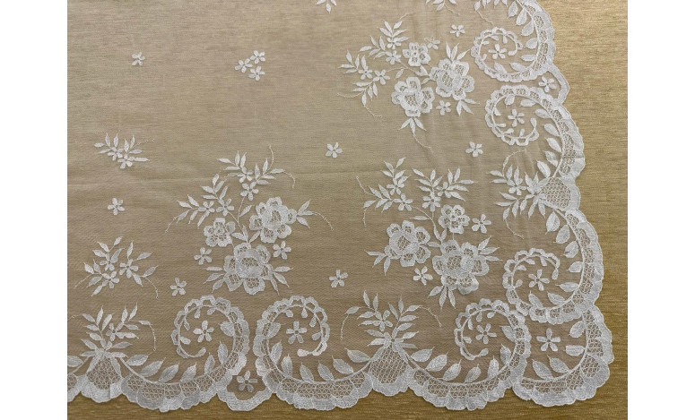 Mantilla mano seda