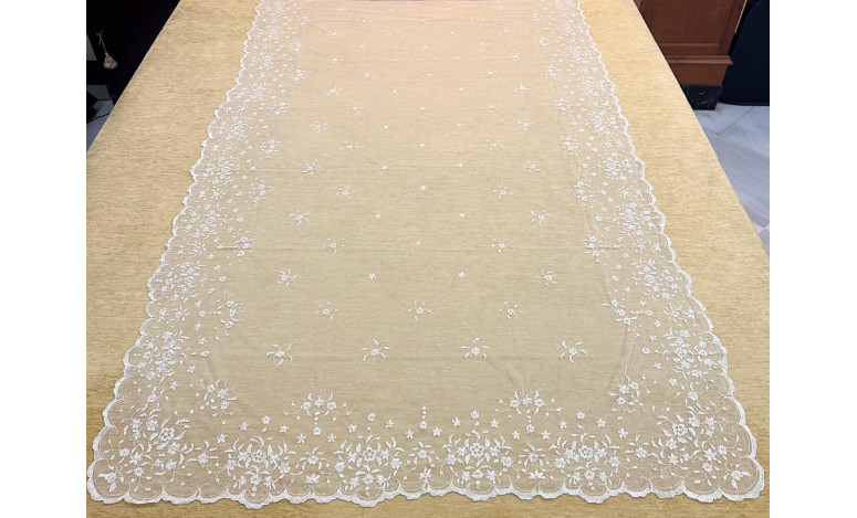 Mantilla mano seda