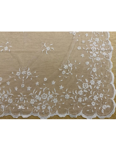 Mantilla mano seda
