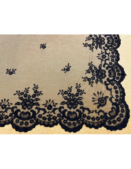 Mantilla mano seda