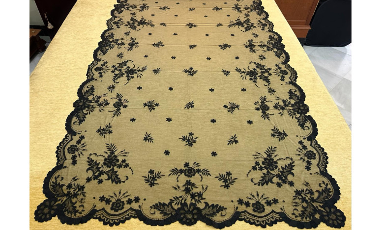 Mantilla mano seda