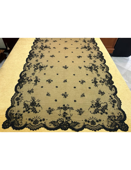 Mantilla mano seda