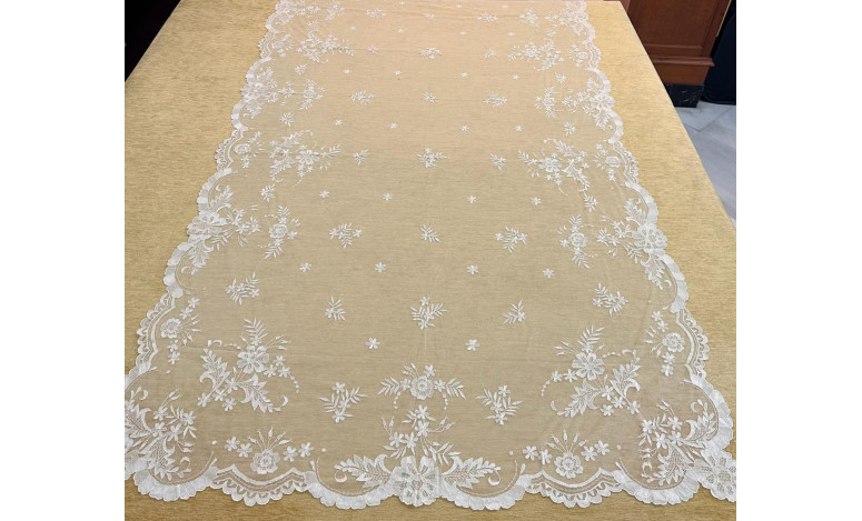 Mantilla mano seda