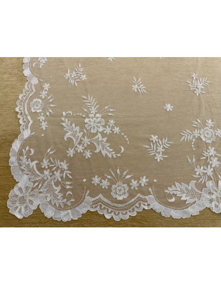 Mantilla mano seda