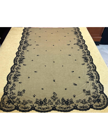 Mantilla mano seda
