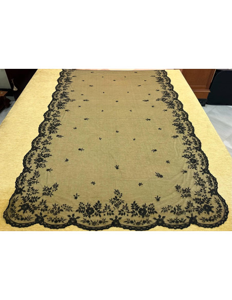 Mantilla mano seda