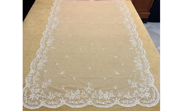 Mantilla mano seda