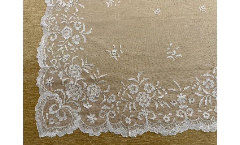 Mantilla mano seda