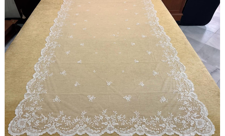 Mantilla mano seda