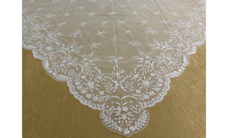 Mantilla infanta mano