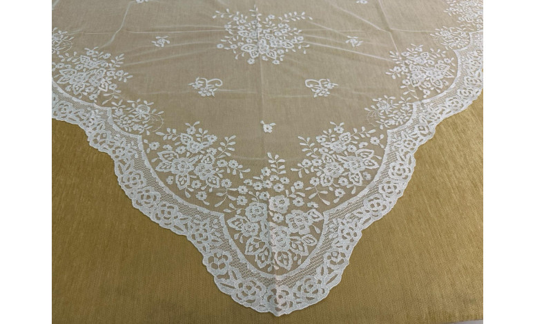Mantilla infanta mano