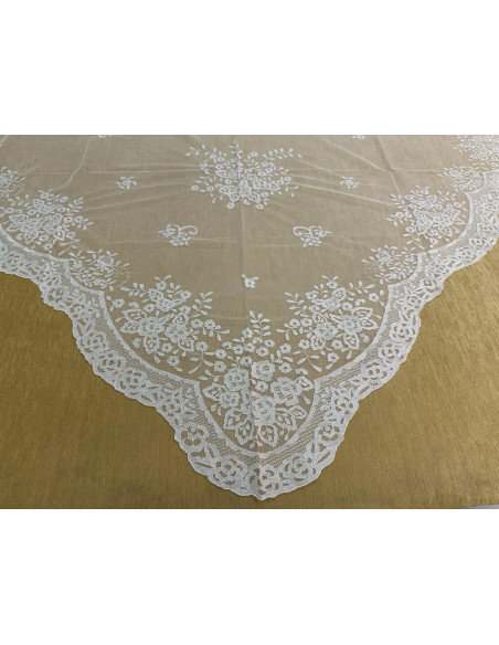 Mantilla infanta mano